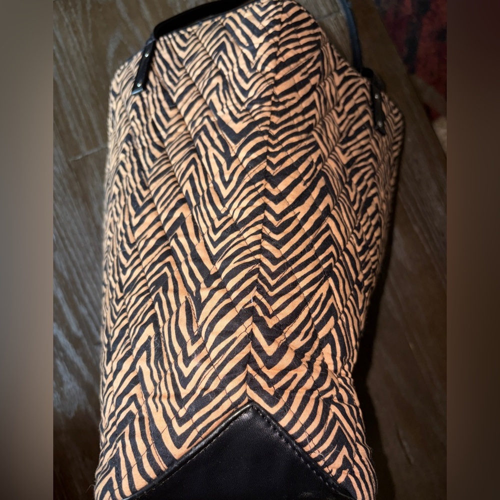 Vera Bradley Preloved Animal Print Black and Tan Zebra Chevron Tote - Picture 5 of 9